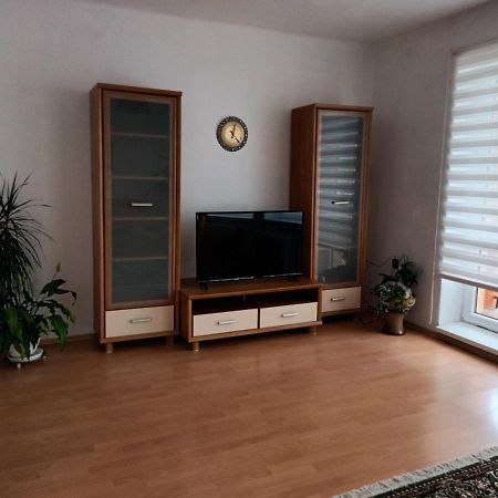 Apartman U Anny Strba Bagian luar foto