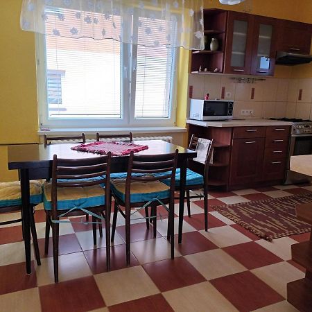 Apartman U Anny Strba Bagian luar foto