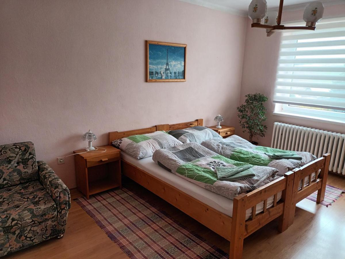 Apartman U Anny Strba Bagian luar foto