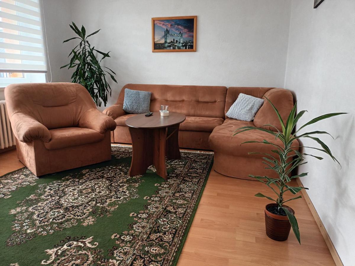 Apartman U Anny Strba Bagian luar foto